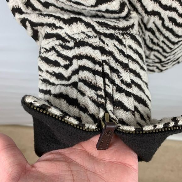 Carlisle Zebra Striped Wool Blend Blazer - Picture 6 of 11